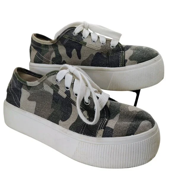 American Eagle Camouflage Platform Sneakers | Size 6 | Camo Canvas Lace-Up - Picture 1 of 6